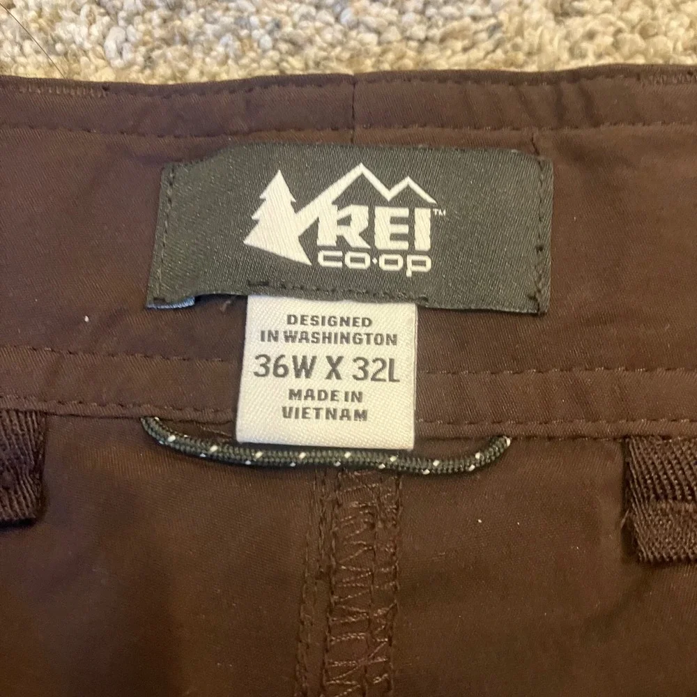 REI Co-op Sahara Convertible Cargo Hiking Pants Mens 36x32 Brown Relaxed Fit
